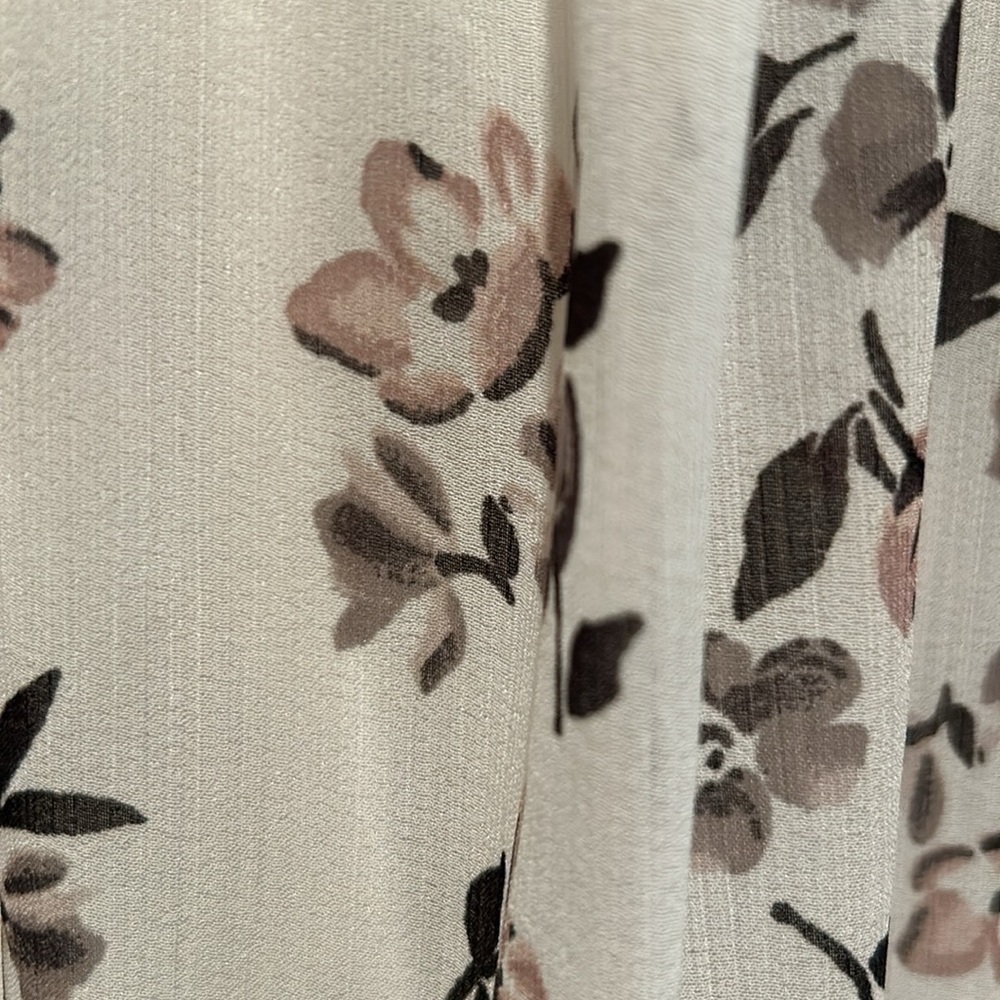 Beautiful HOLLISTER Dress - Picture 5 of 14